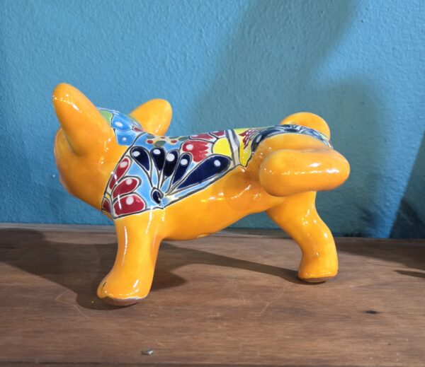Peeing chihuahua dog figurine, talavera - Image 4