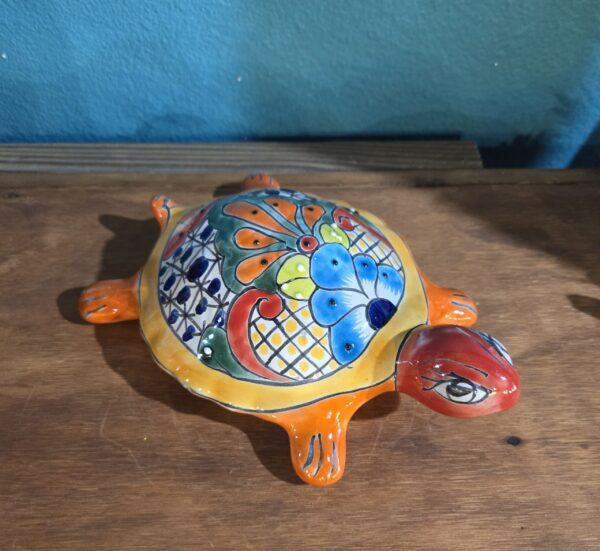 Turtle figurine, talavera - Image 2