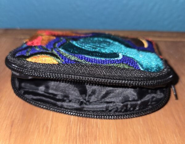 Embroidered coin purse - Image 2