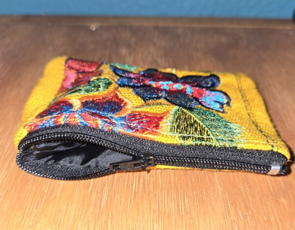 Embroidered coin purse - Image 3