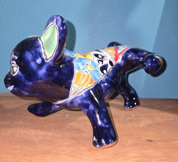 Peeing chihuahua dog figurine, talavera - Image 2