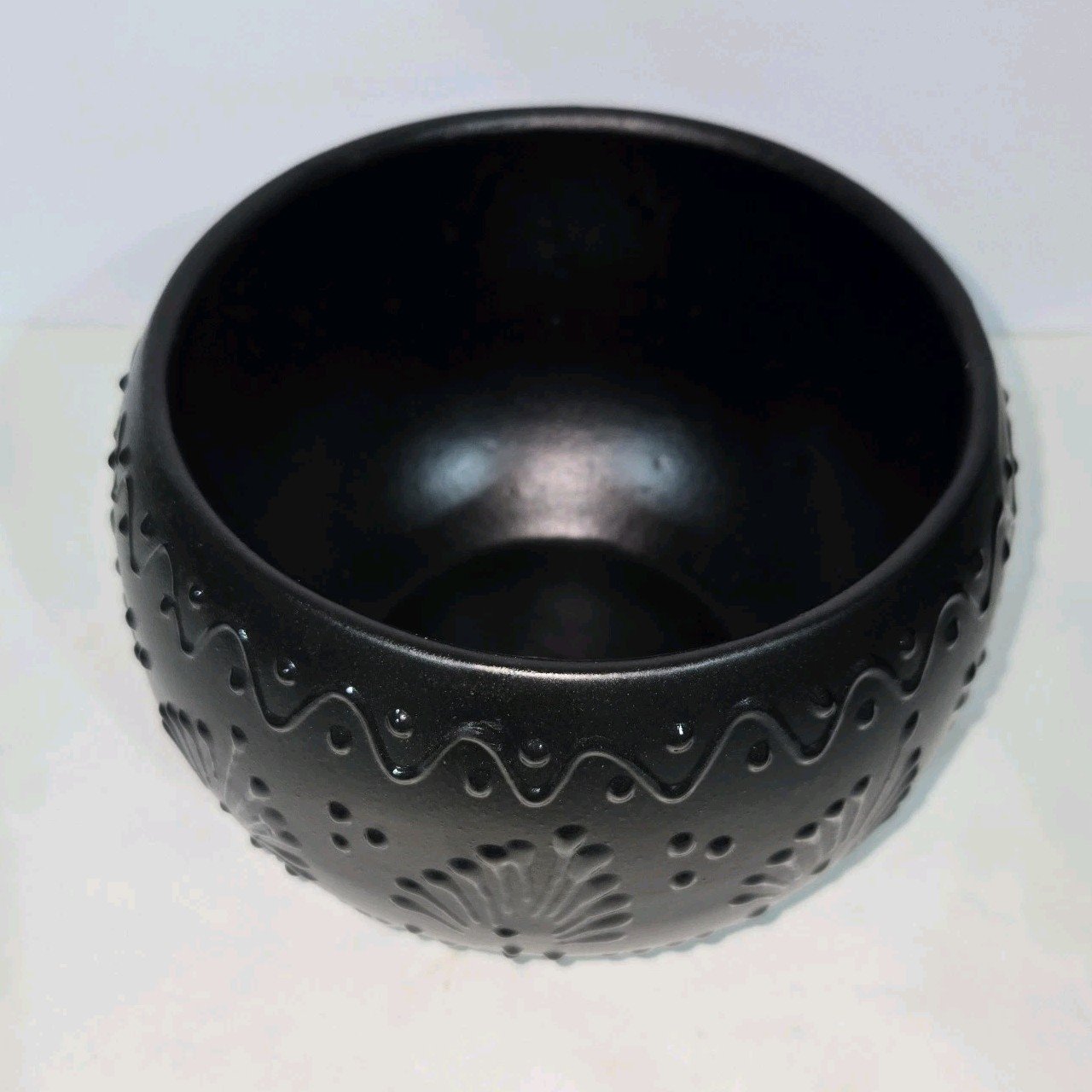 Black Round Planter 7 X 5 Inches Tall Hand Painted Mexican Art Clay Pot 3 Black Round Planter 7 X 5 Inches Tall Hand Painted Mexican Art Clay Pot