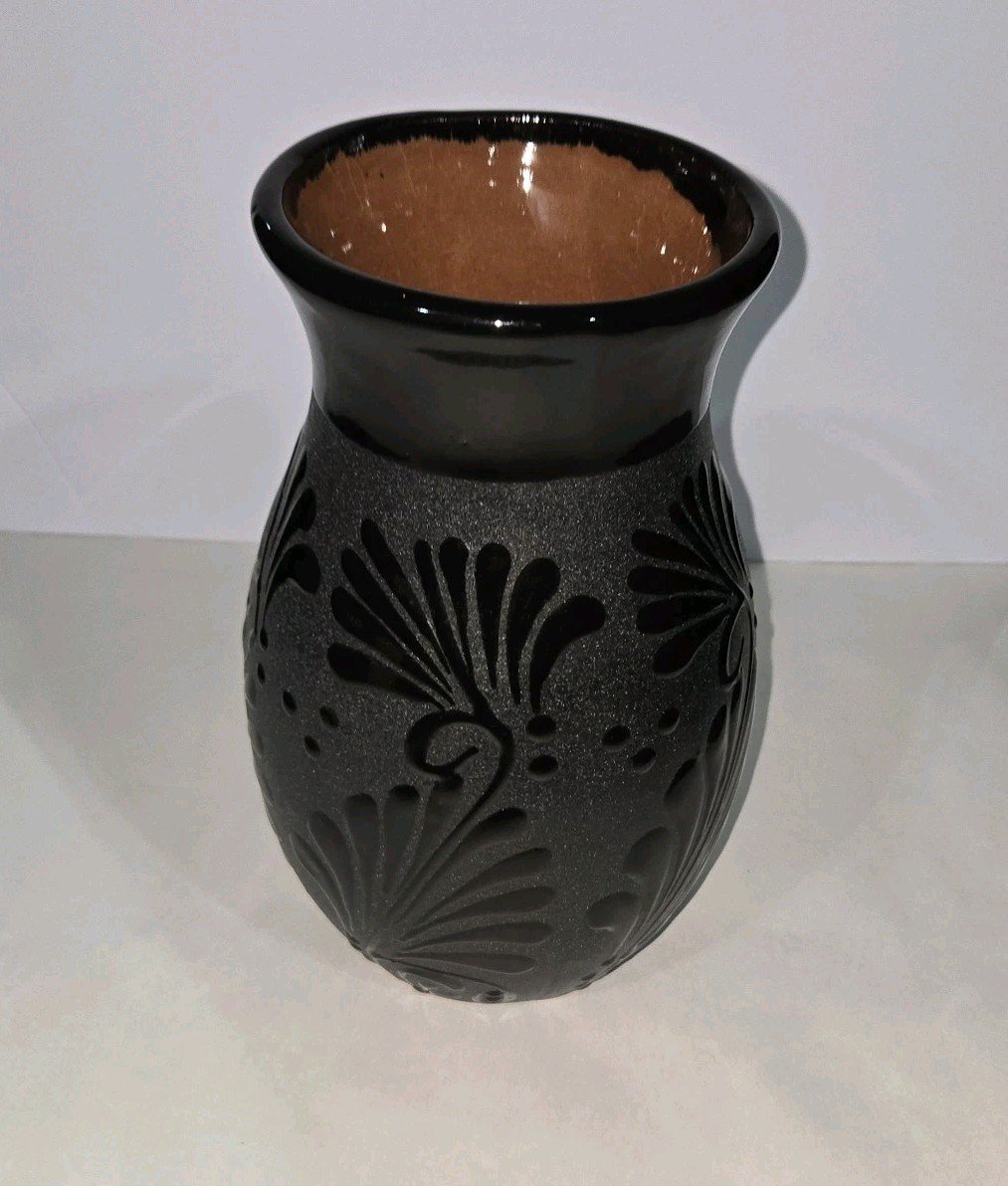 Black On Black Talavera Vase Mexican Hand Painted Pot Engove 2 Black On Black Talavera Vase Mexican Hand Painted Pot Engove